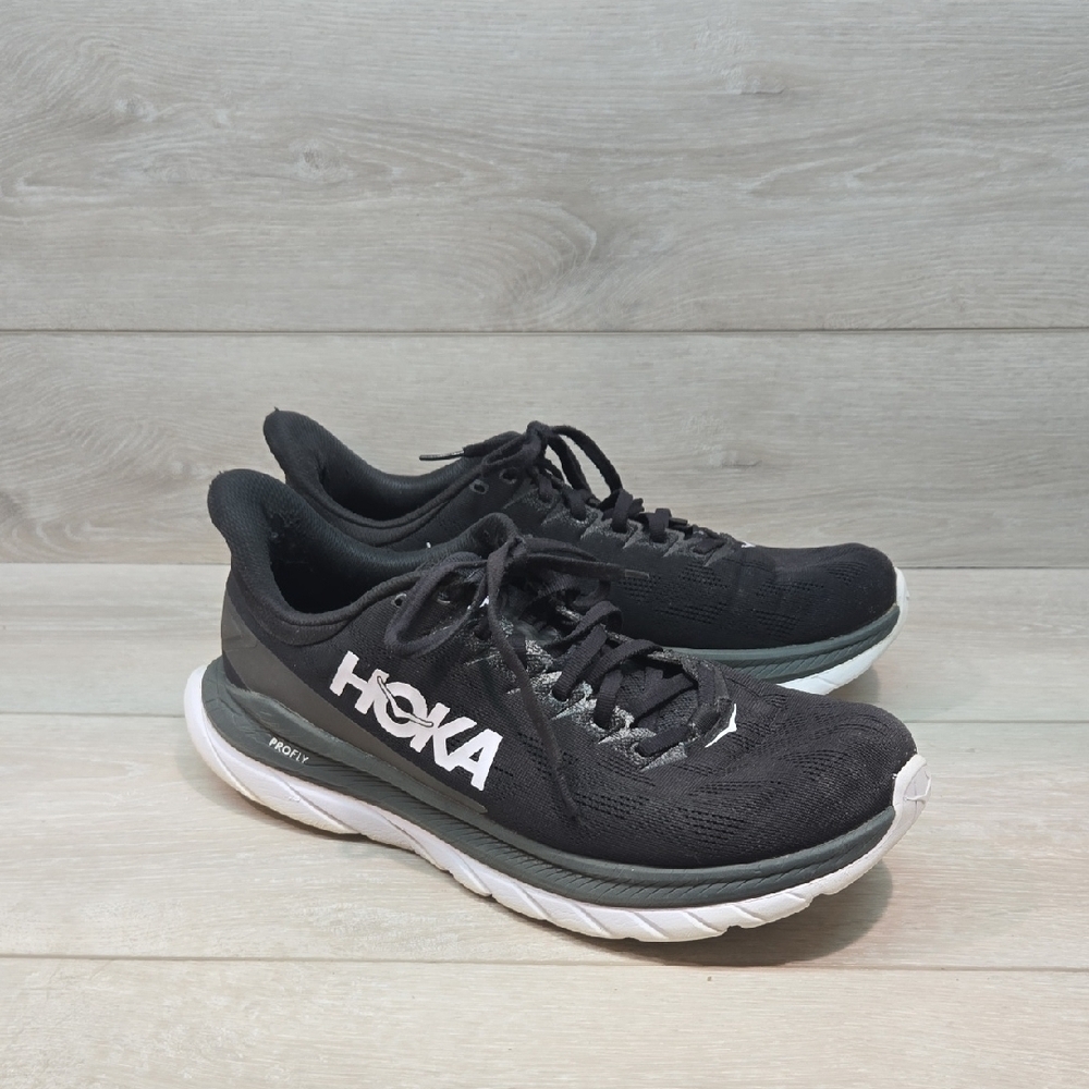 Hoka One One Mens Mach 4  Black& White Athletic Running Shoes Sneakers Sz 10.5D